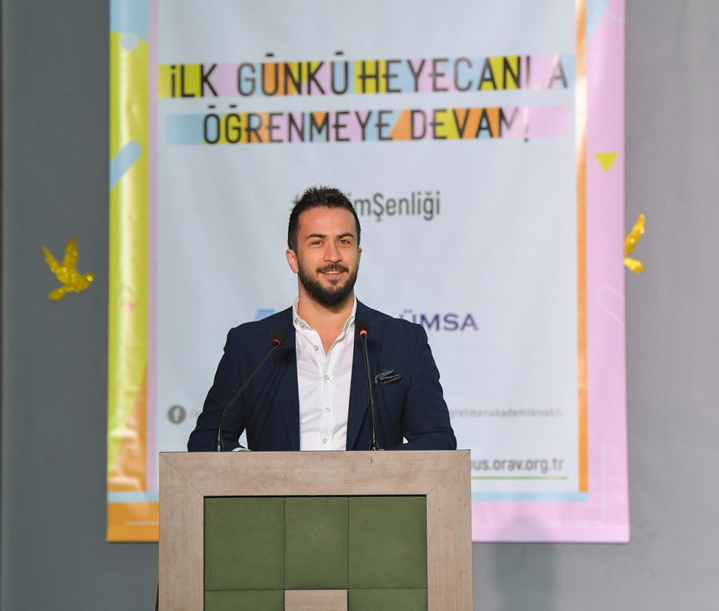 Dincer-Demir-at-podium